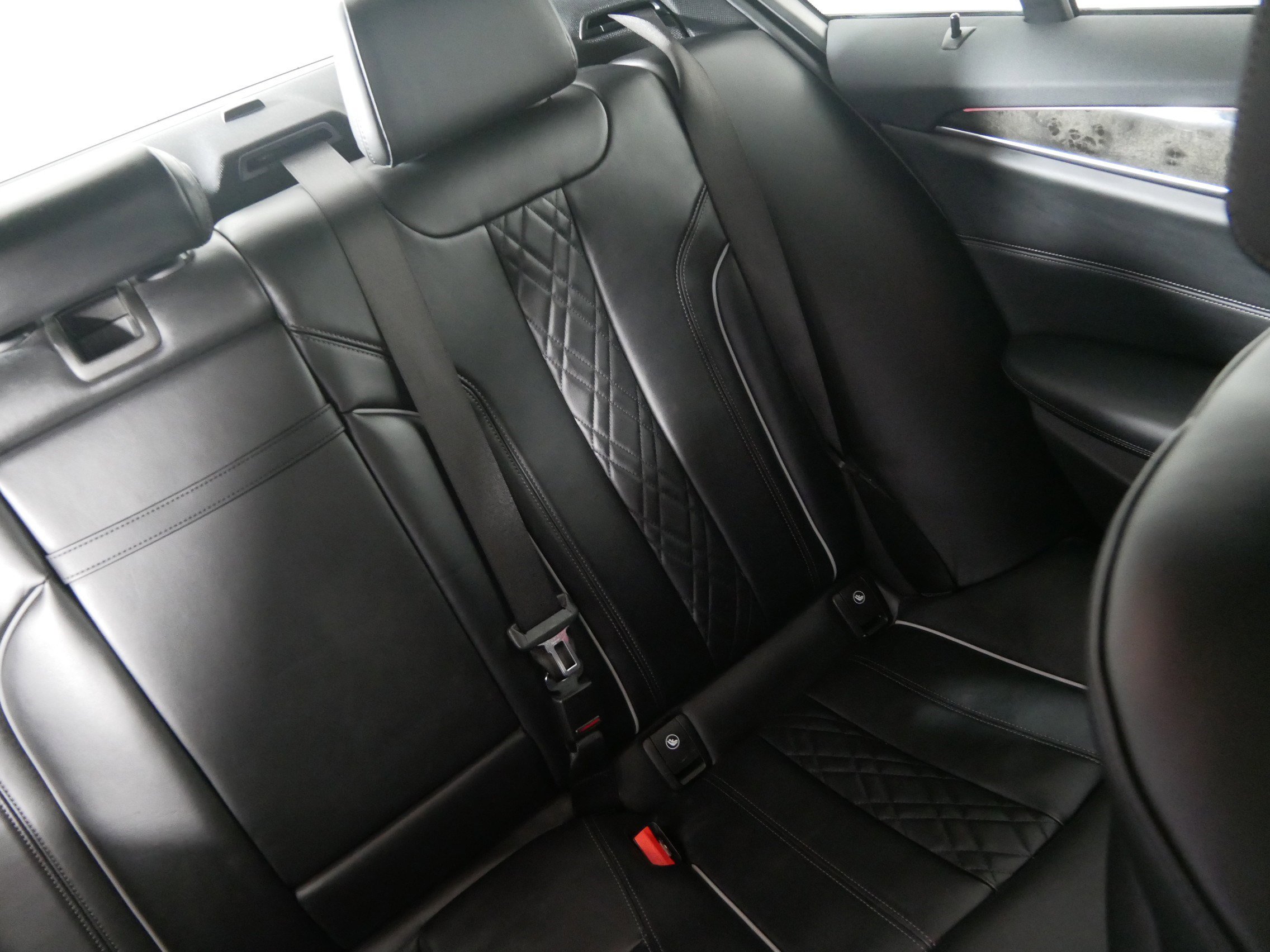 Used 2018 BMW 540i xDrive w/ Luxury Seating Package AWD/4WD image 14