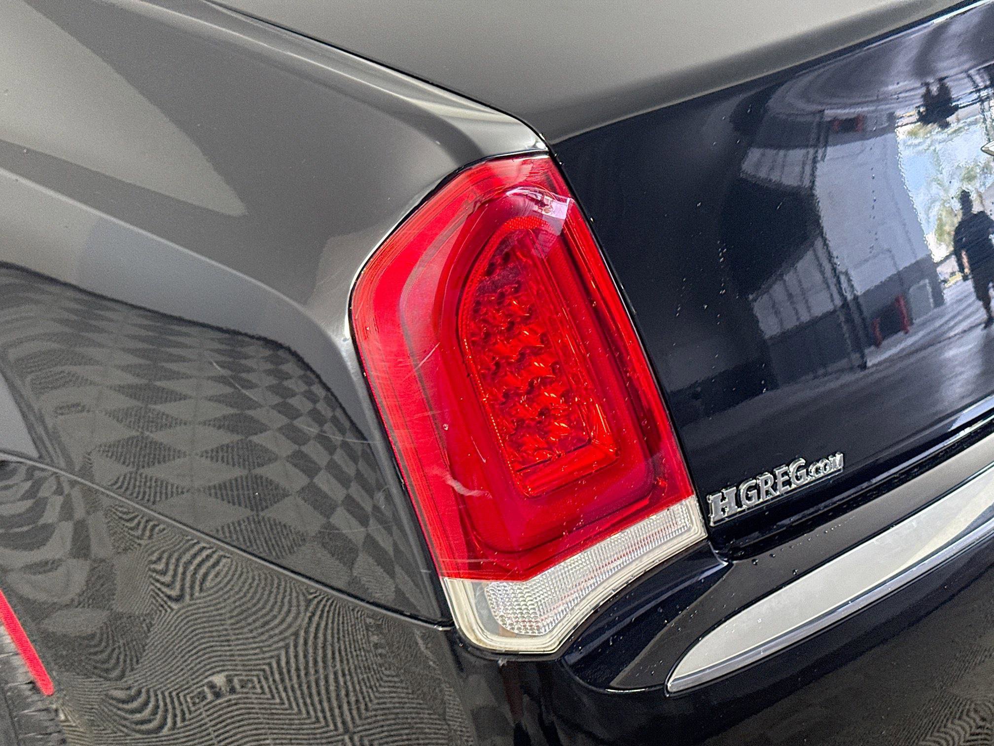 Used 2020 Chrysler 300 Touring image 36