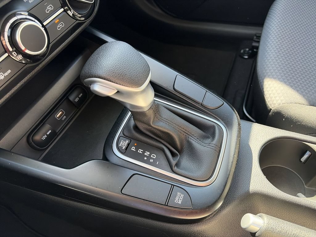 Used 2025 Kia Soul LX FWD image 21
