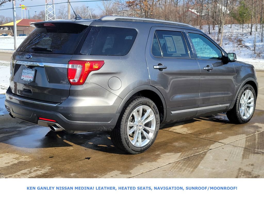 Used 2018 Ford Explorer XLT w/ Equipment Group 202A image 3