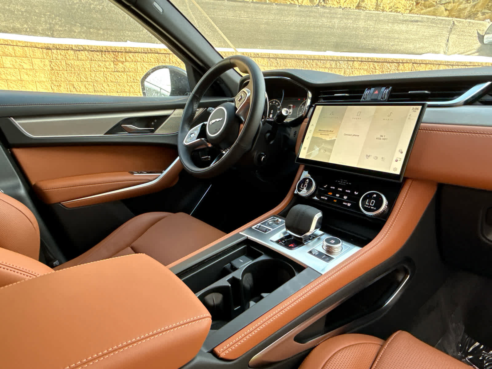 New 2026 Jaguar F-PACE R-Dynamic S image 8