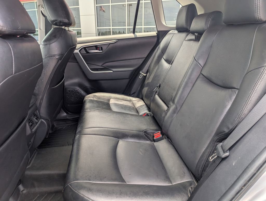 Used 2021 Toyota RAV4 XLE FWD image 29