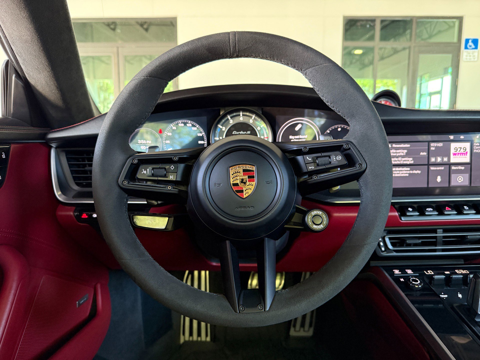Used 2021 Porsche 911 Turbo S image 31
