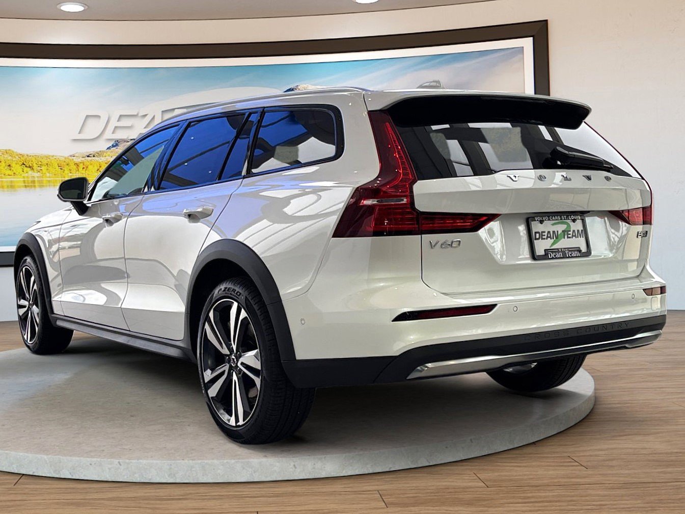 New 2026 Volvo V60 B5 Cross Country Plus w/ Climate Package AWD/4WD image 7