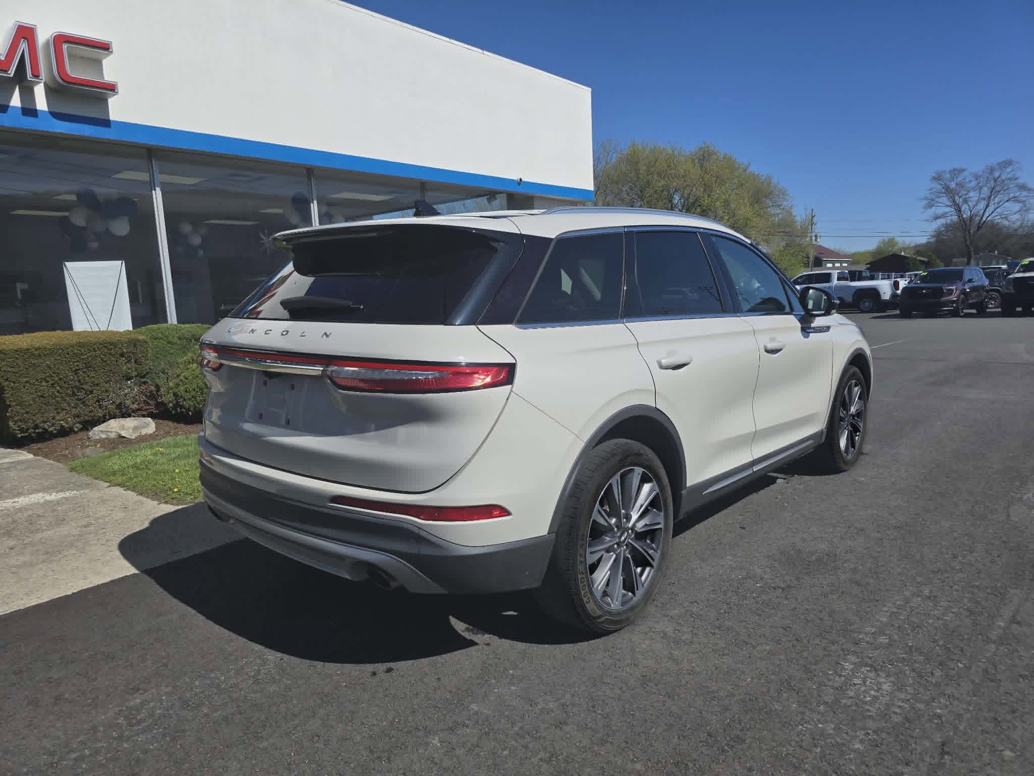 Used 2020 Lincoln Corsair Reserve w/ Elements Package AWD/4WD image 3