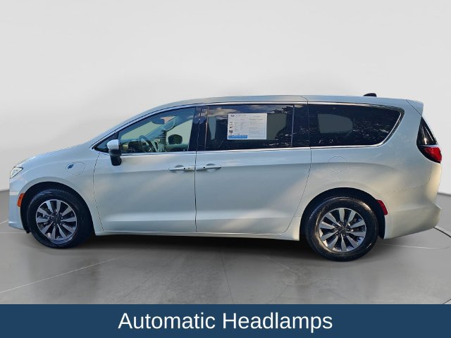 Used 2023 Chrysler Pacifica Touring-L FWD image 5