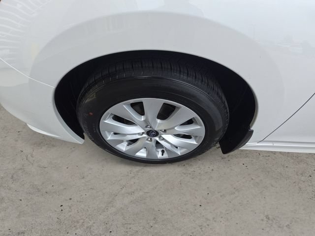 Used 2015 Subaru Legacy 2.5i Premium w/ Popular Package #2 AWD/4WD image 9