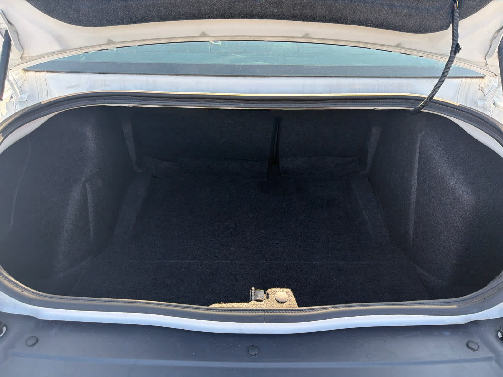 Used 2015 Dodge Challenger R/T RWD image 10