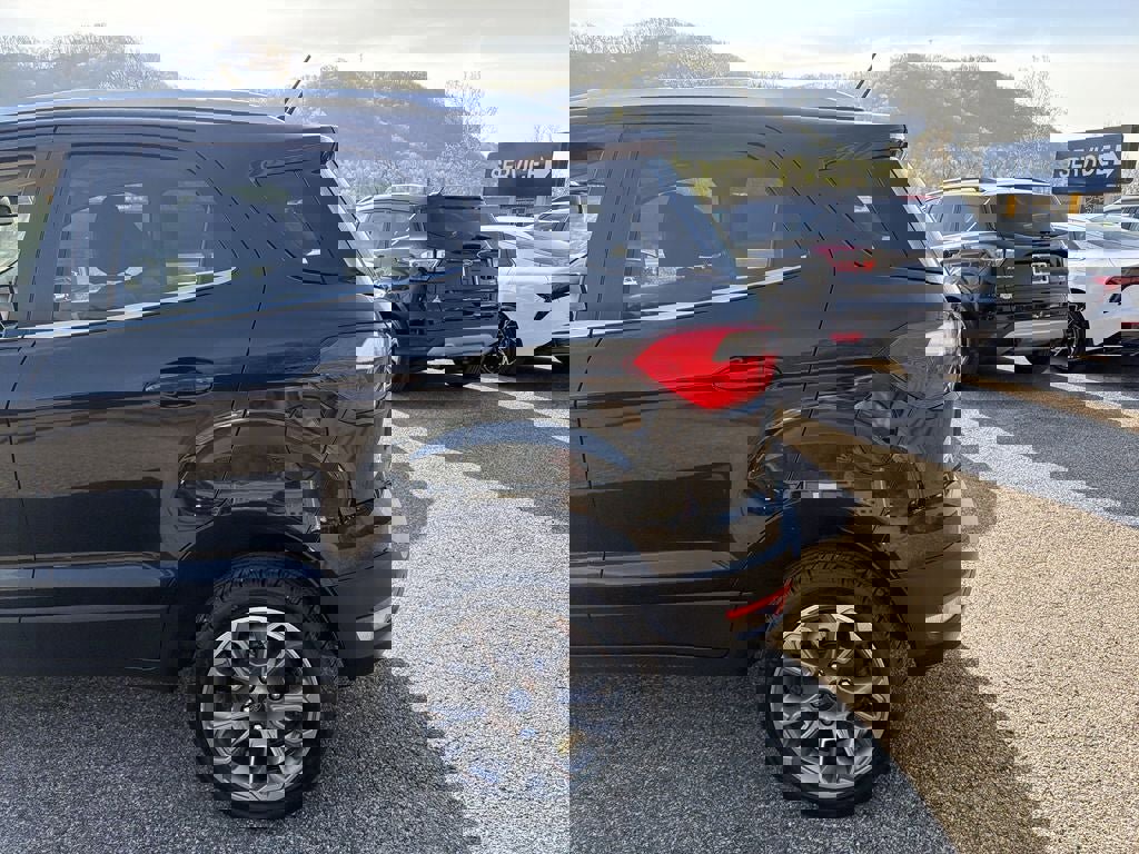 Used 2020 Ford EcoSport Titanium image 10