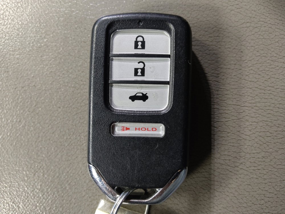 Used 2018 Honda Accord Touring image 32