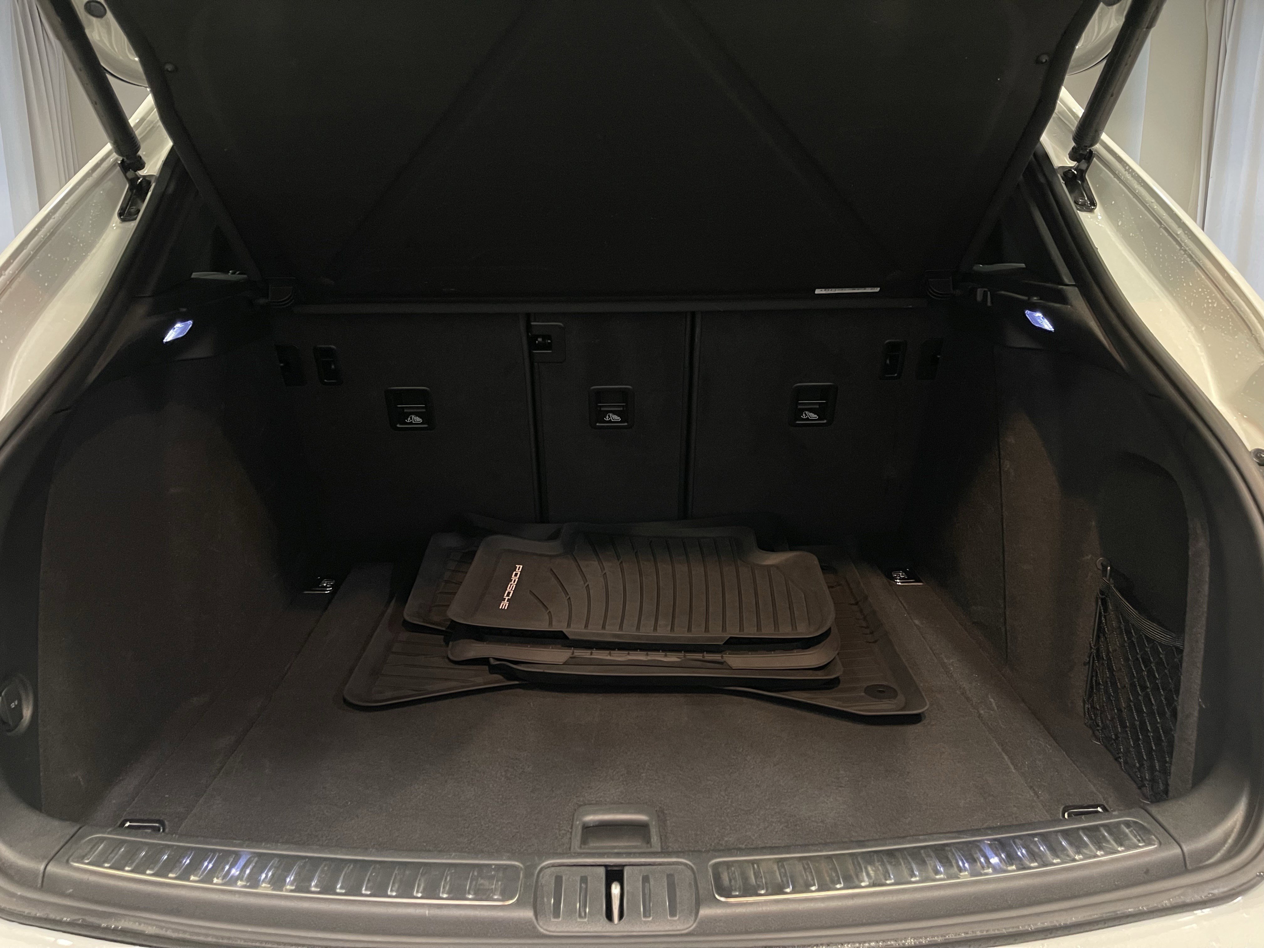 Used 2022 Porsche Macan image 28