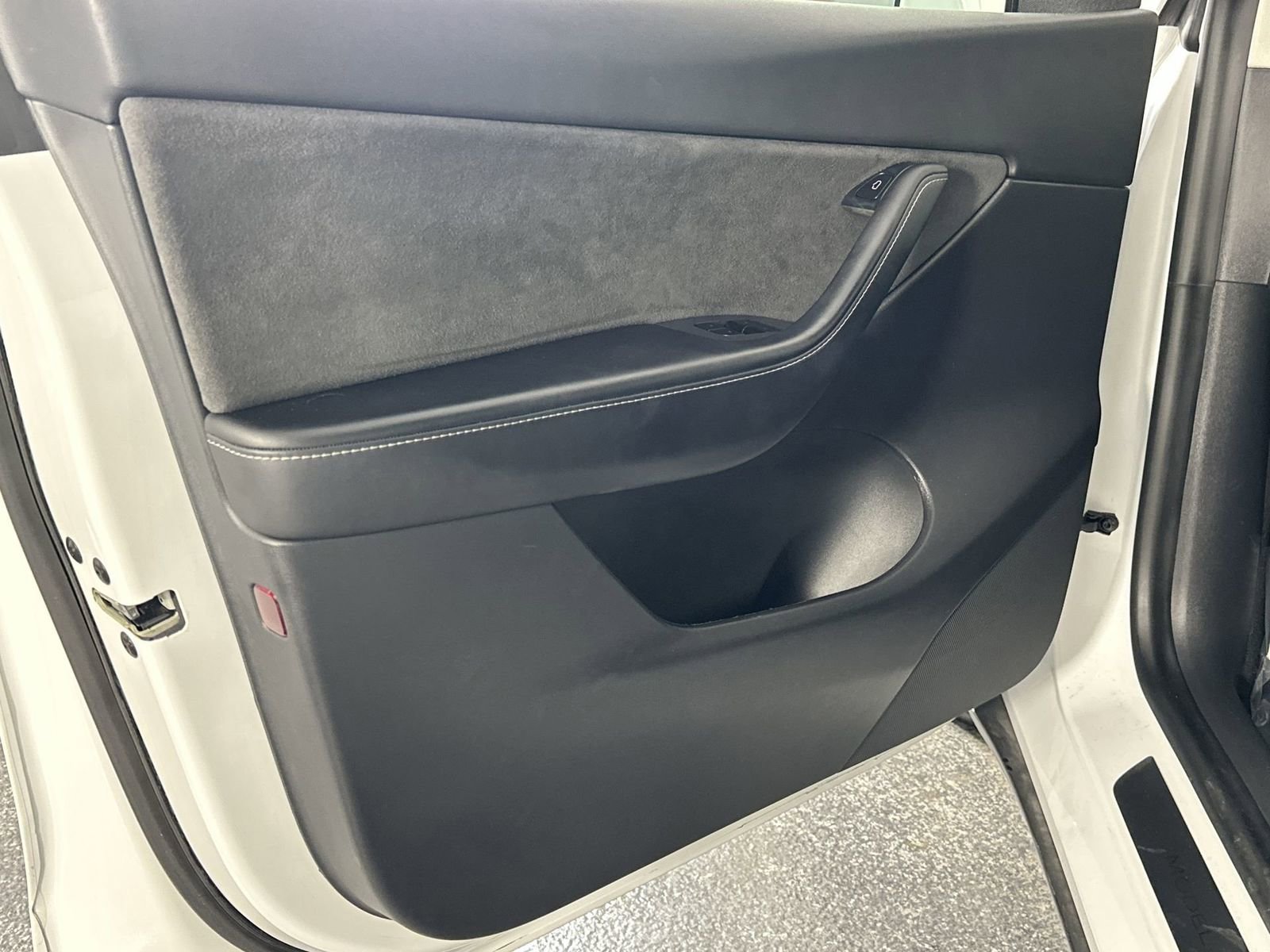 Used 2021 Tesla Model Y Long Range image 29