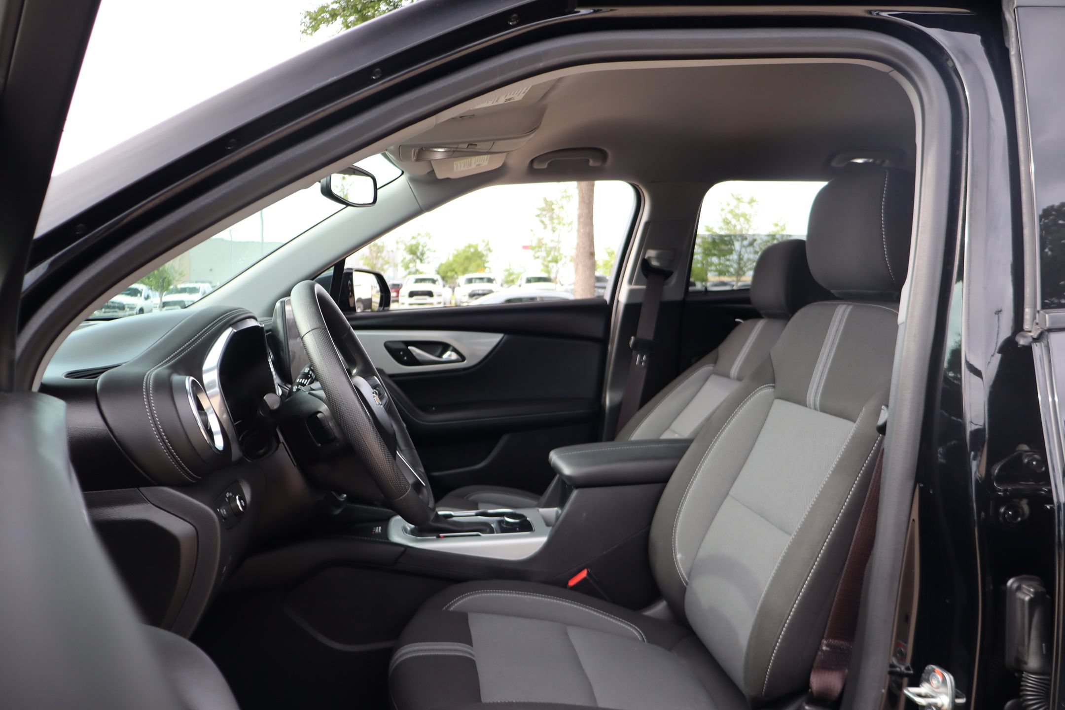 Used 2024 Chevrolet Blazer LT w/ Convenience Package FWD image 11