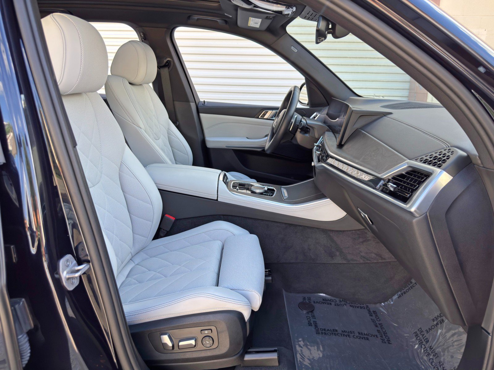 Used 2024 BMW X5 xDrive50e w/ M Sport Package AWD/4WD image 16