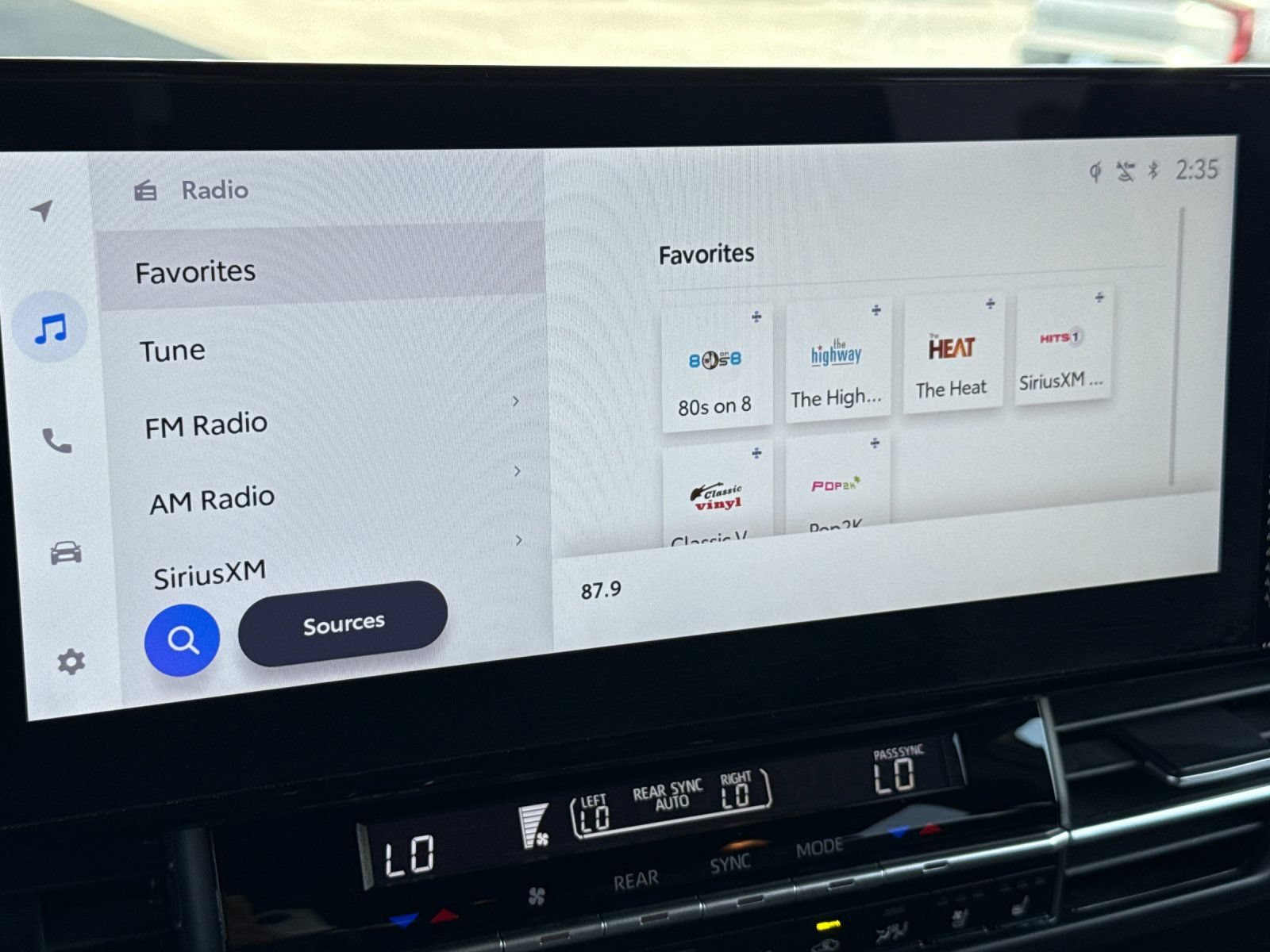 Used 2025 Toyota Sienna Platinum FWD image 19