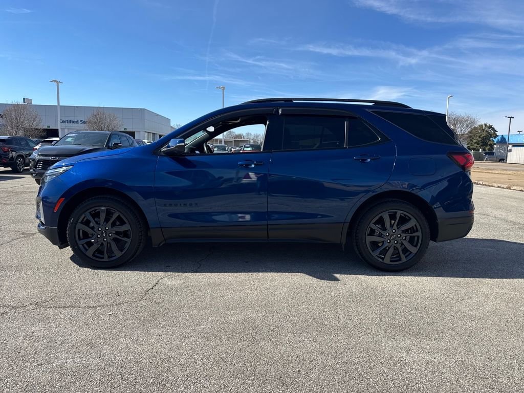 Used 2022 Chevrolet Equinox RS w/ RS Leather Package image 3