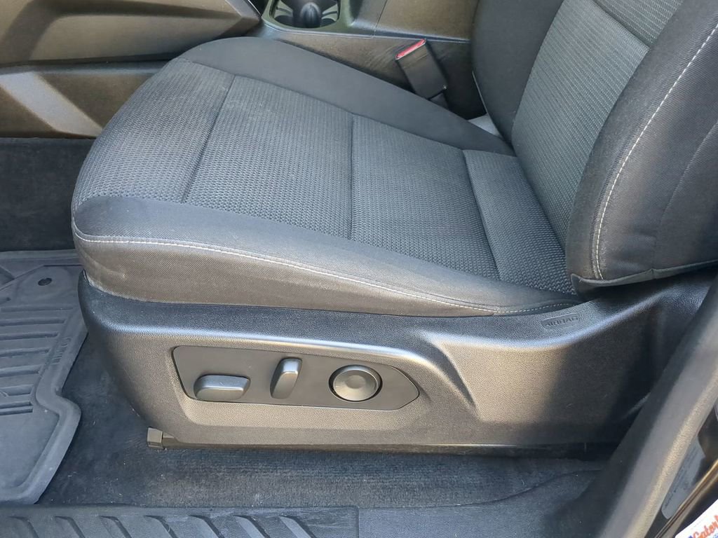 Used 2023 Chevrolet Colorado LT w/ LT Convenience Package II image 19