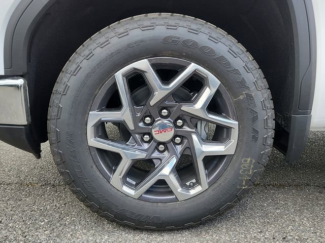 New 2026 GMC Sierra 1500 SLE image 5