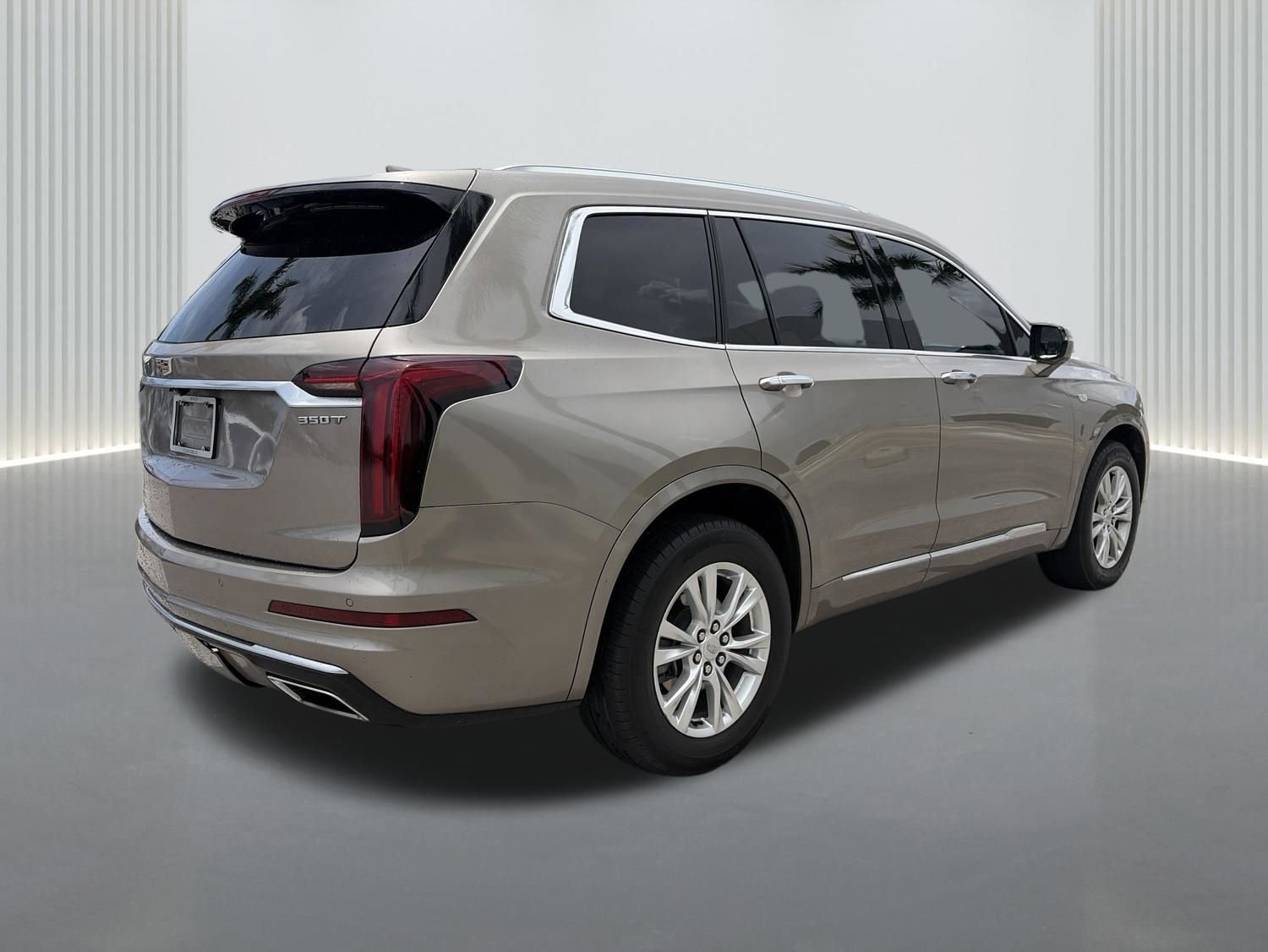 Used 2023 Cadillac XT6 Luxury FWD image 3