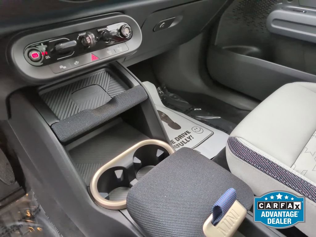 Used 2025 MINI Cooper Countryman S w/ Comfort Package Max image 21