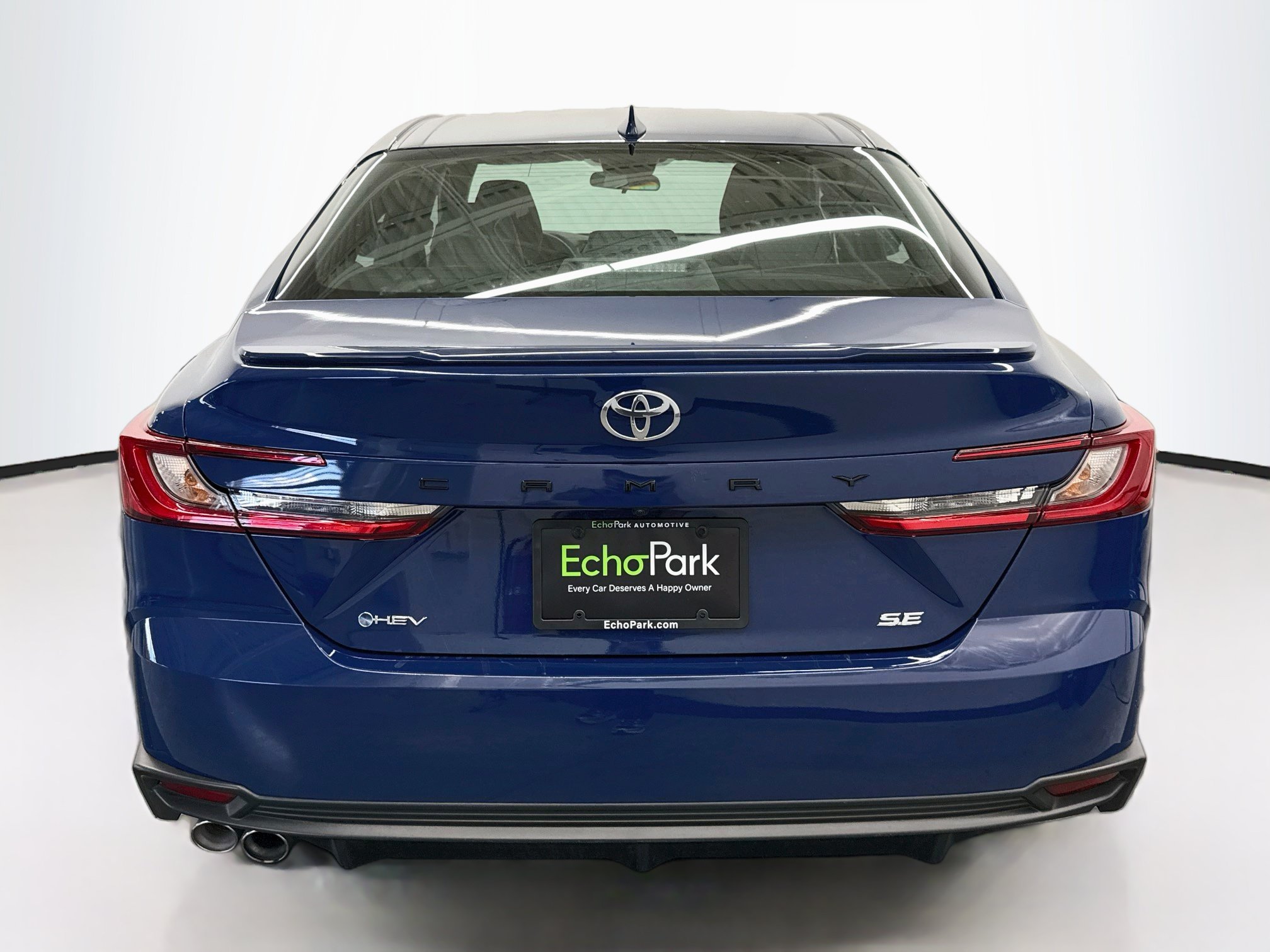Used 2025 Toyota Camry SE FWD image 7