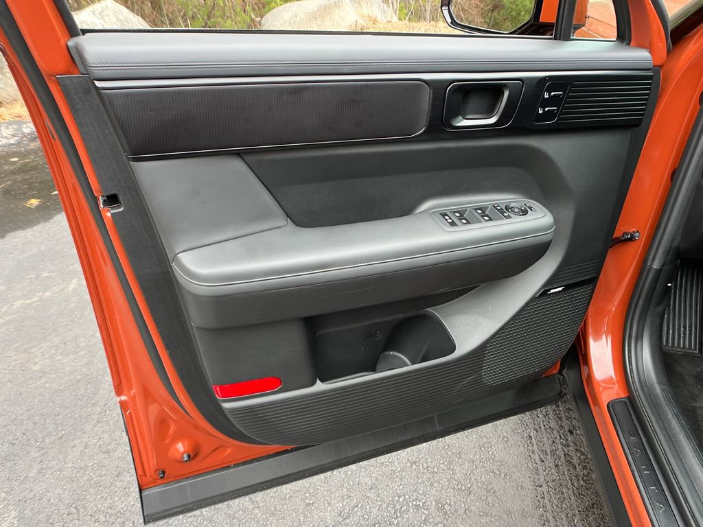 Used 2025 Hyundai Santa Fe Calligraphy image 11