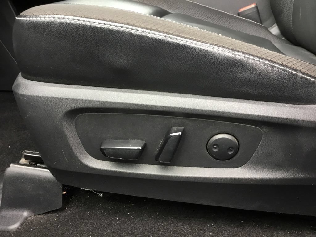 Used 2023 Nissan Pathfinder SL AWD/4WD image 8