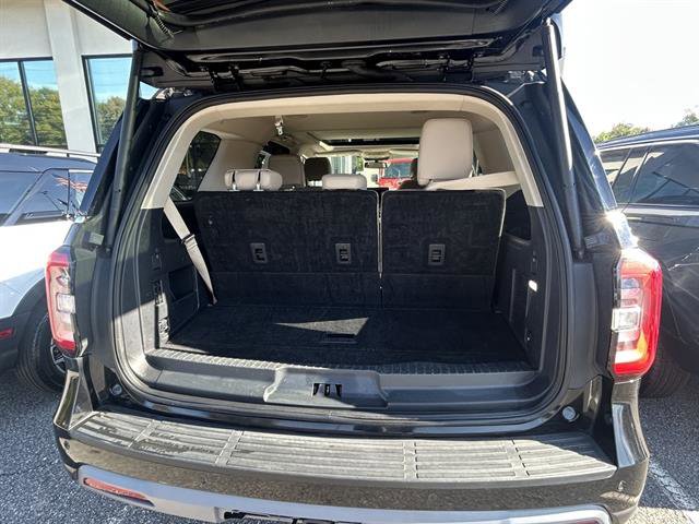 Used 2024 Ford Expedition Limited image 9