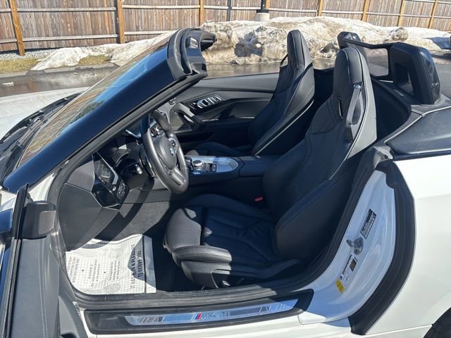 Used 2022 BMW Z4 M40i w/ Premium Package image 16