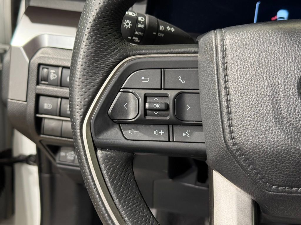 Certified 2025 Toyota Tacoma TRD Off-Road AWD/4WD image 21