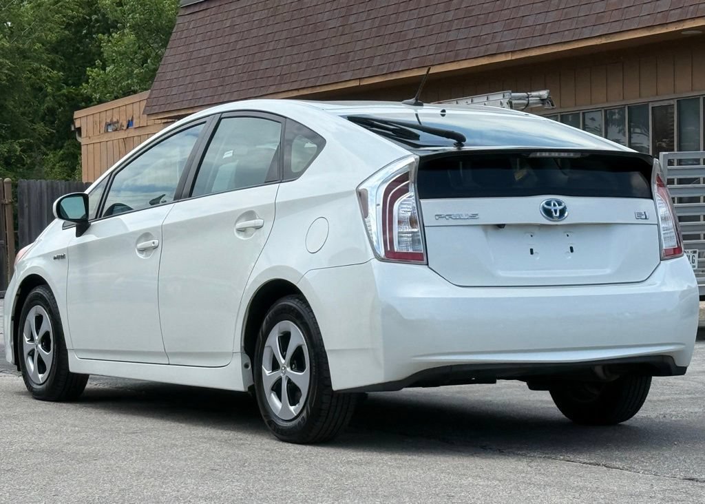 Used 2015 Toyota Prius Three FWD image 3