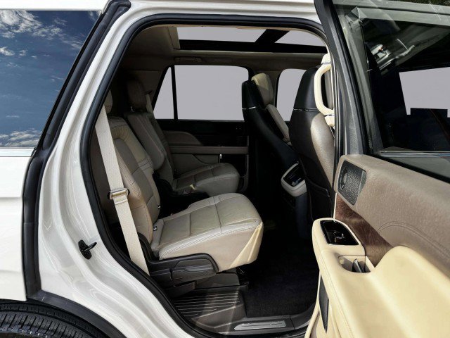 Used 2023 Lincoln Navigator Reserve image 44