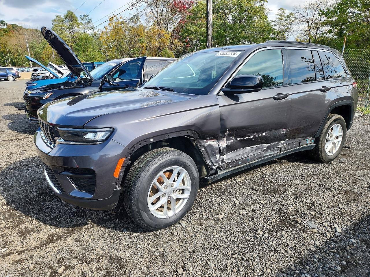 Used 2024 Jeep Grand Cherokee Laredo X w/ Trailer Tow Package AWD/4WD image 2