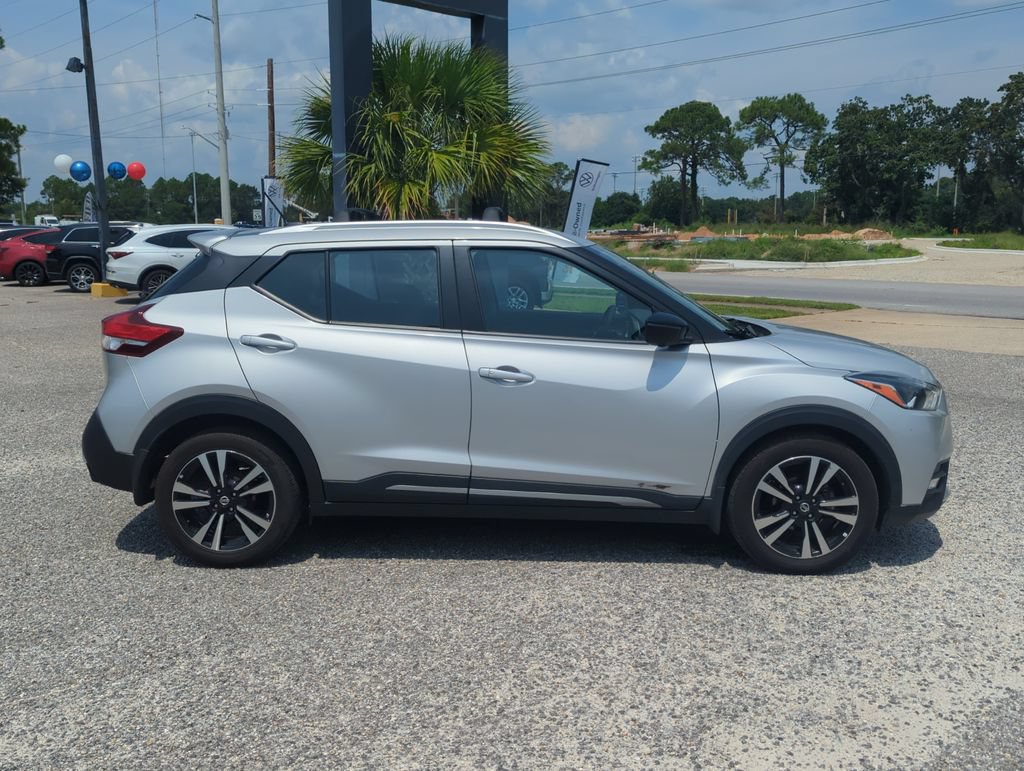 Used 2019 Nissan Kicks SR w/ SR Premium Package FWD image 8