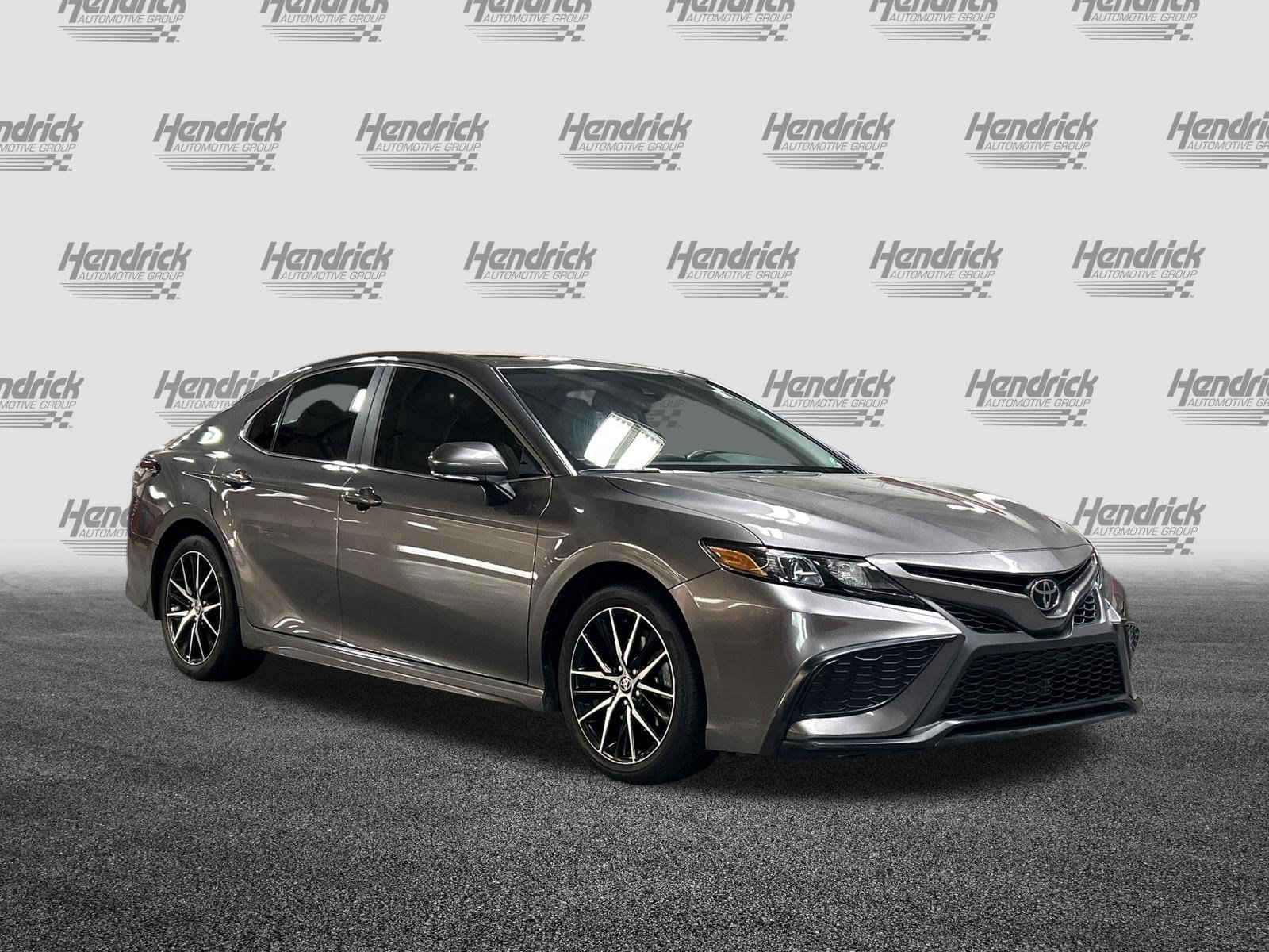 Used 2024 Toyota Camry SE w/ Cold Weather Package FWD video 2