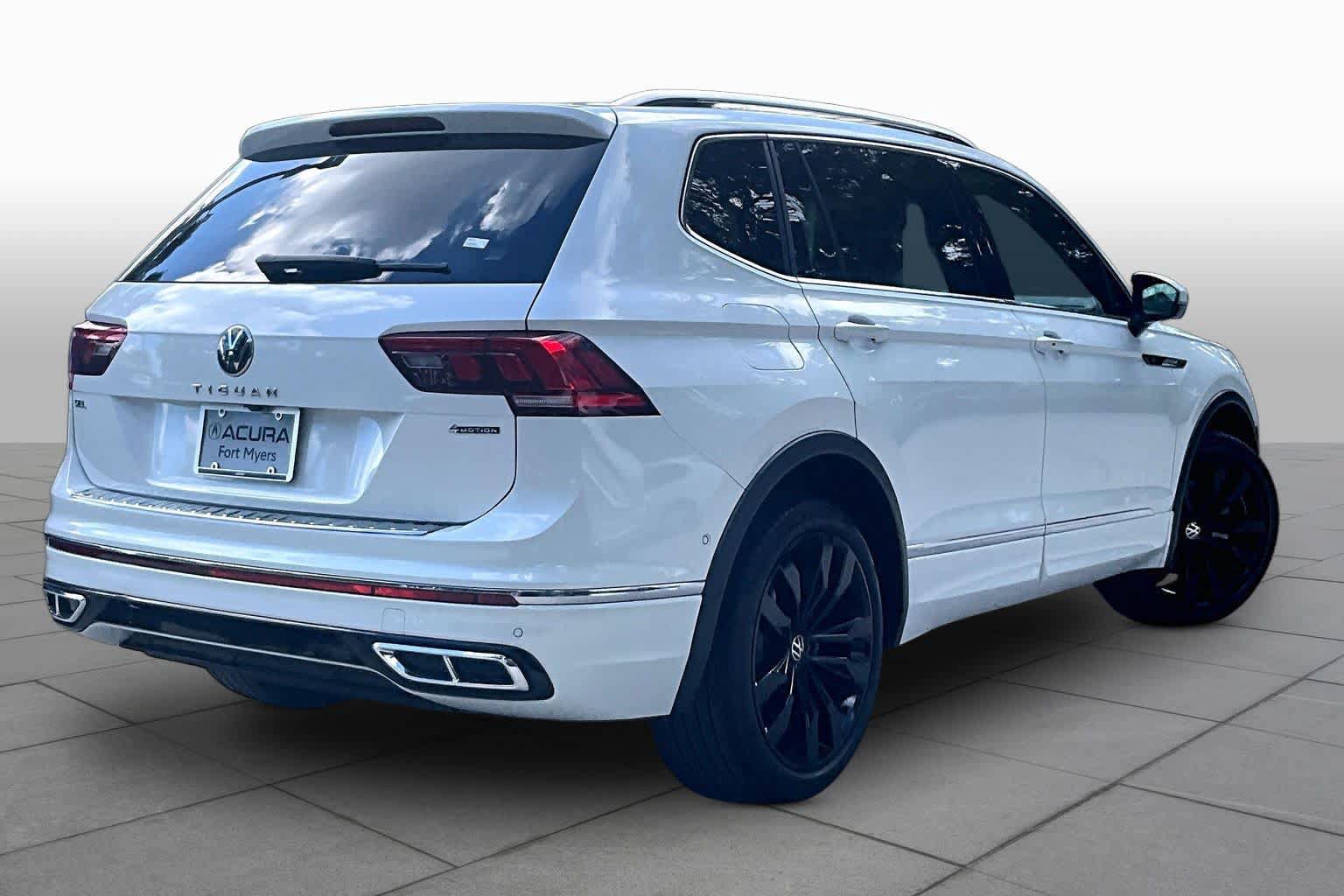 Used 2022 Volkswagen Tiguan SEL R-Line AWD/4WD image 13