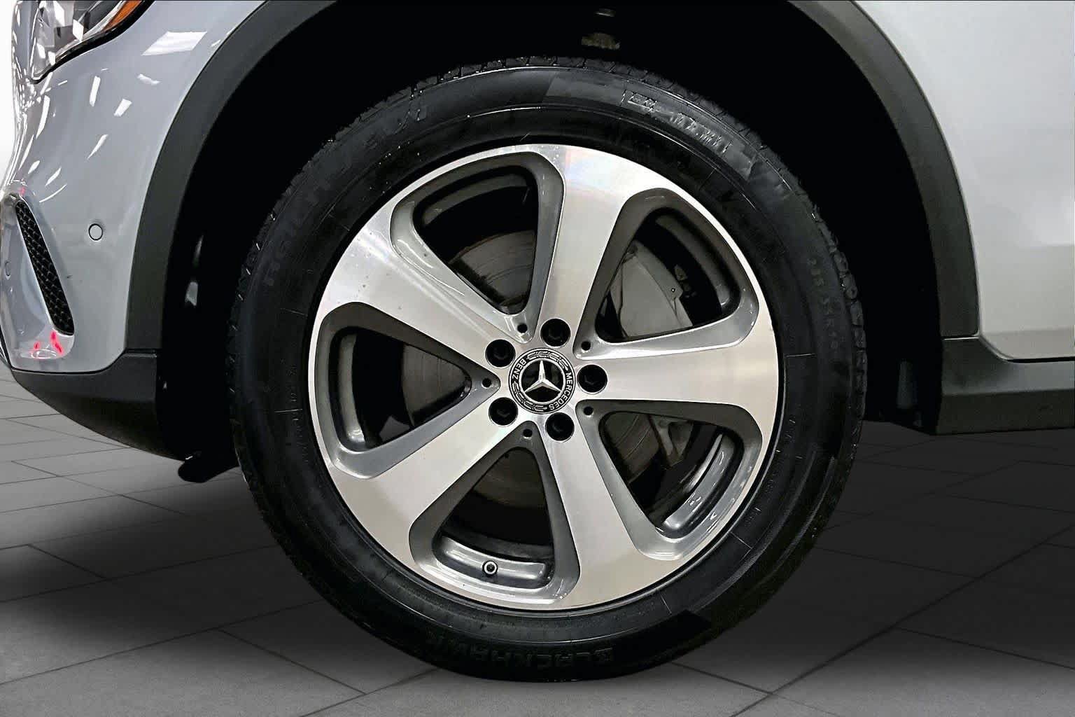 Used 2023 Mercedes-Benz GLC 300 4MATIC Coupe image 11