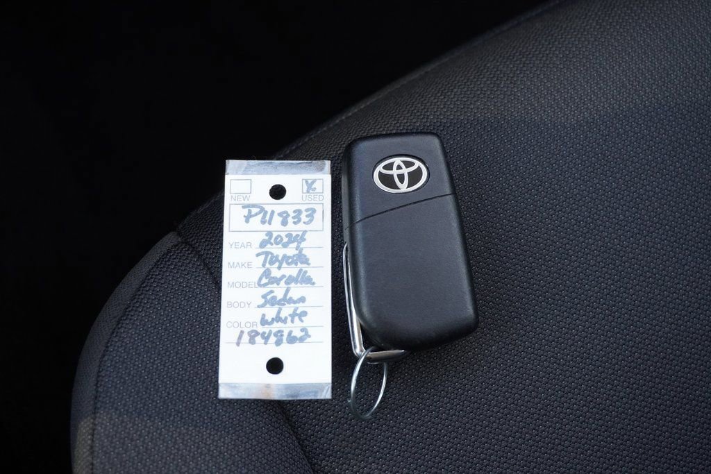 Used 2024 Toyota Corolla LE image 33
