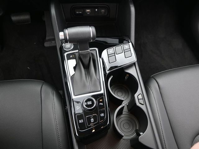 Used 2025 Kia Sportage EX image 7
