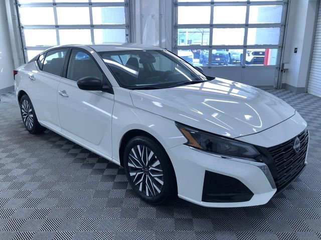 Used 2025 Nissan Altima 2.5 SV image 35