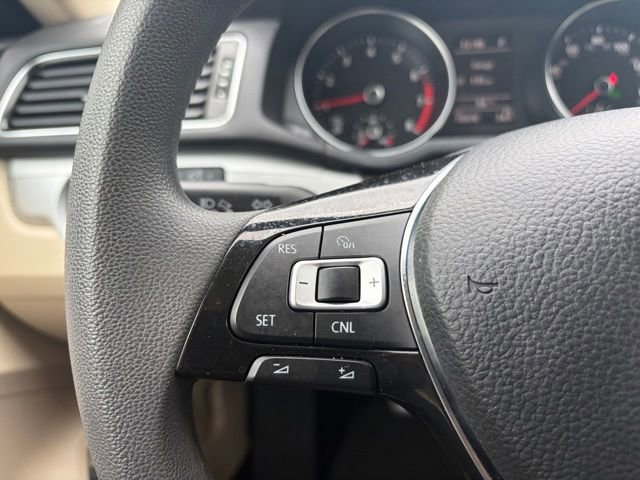 Used 2018 Volkswagen Passat 2.0T S FWD image 30