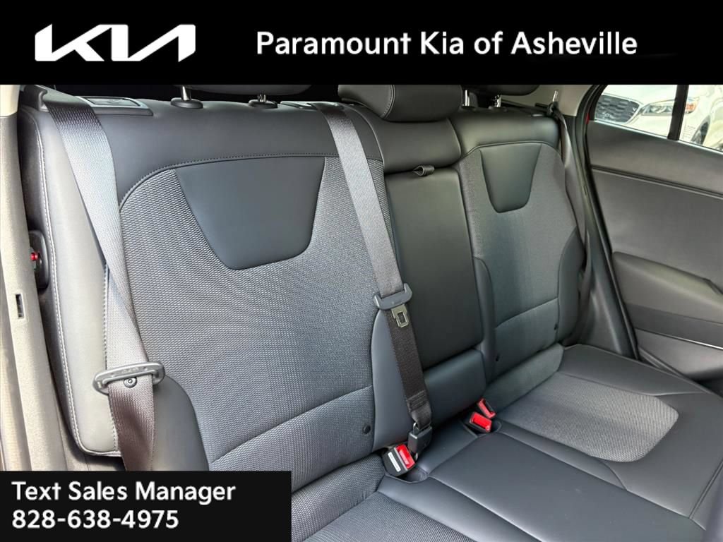 Certified 2025 Kia Niro EX FWD image 23