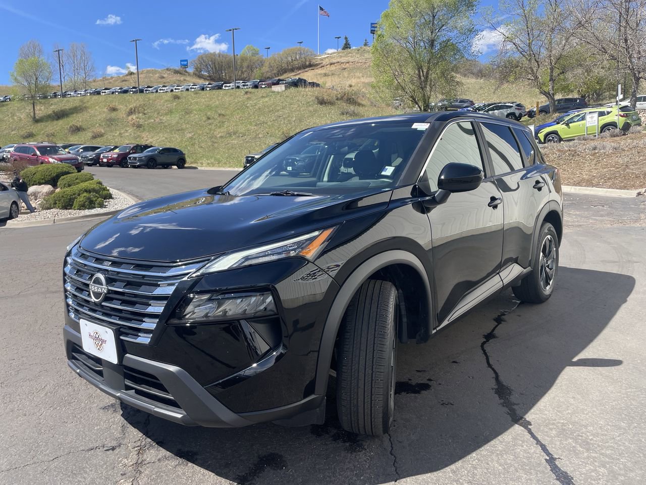 Used 2025 Nissan Rogue SV AWD/4WD image 3