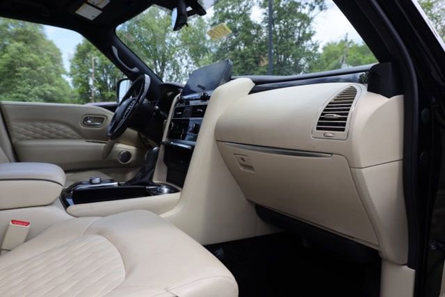 Used 2024 INFINITI QX80 Sensory image 40