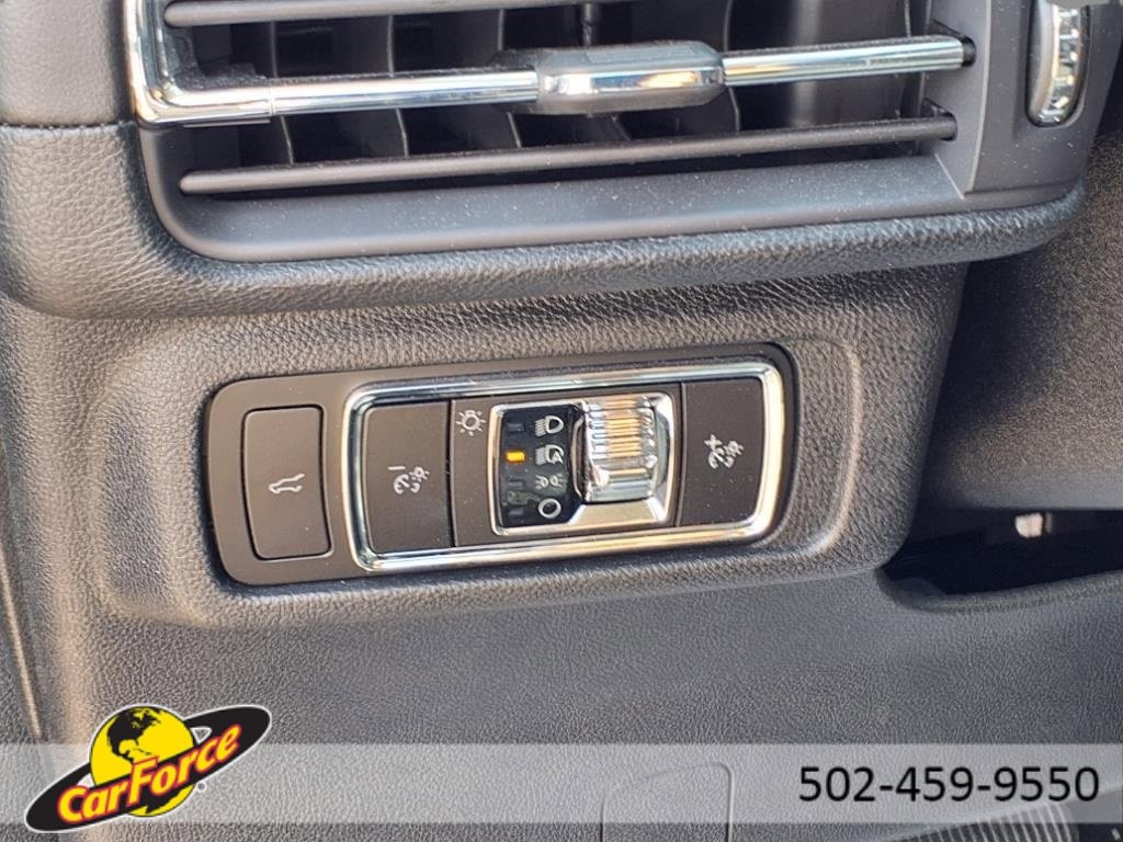 Used 2023 Lincoln Corsair Reserve w/ Equipment Group 201A image 21