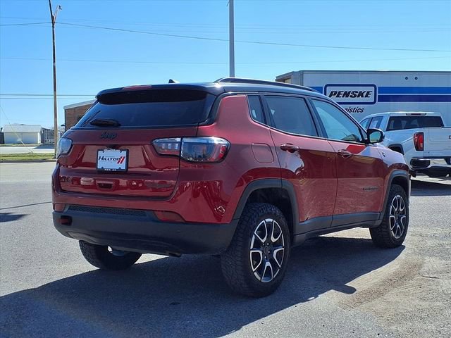 Used 2025 Jeep Compass Trailhawk image 21