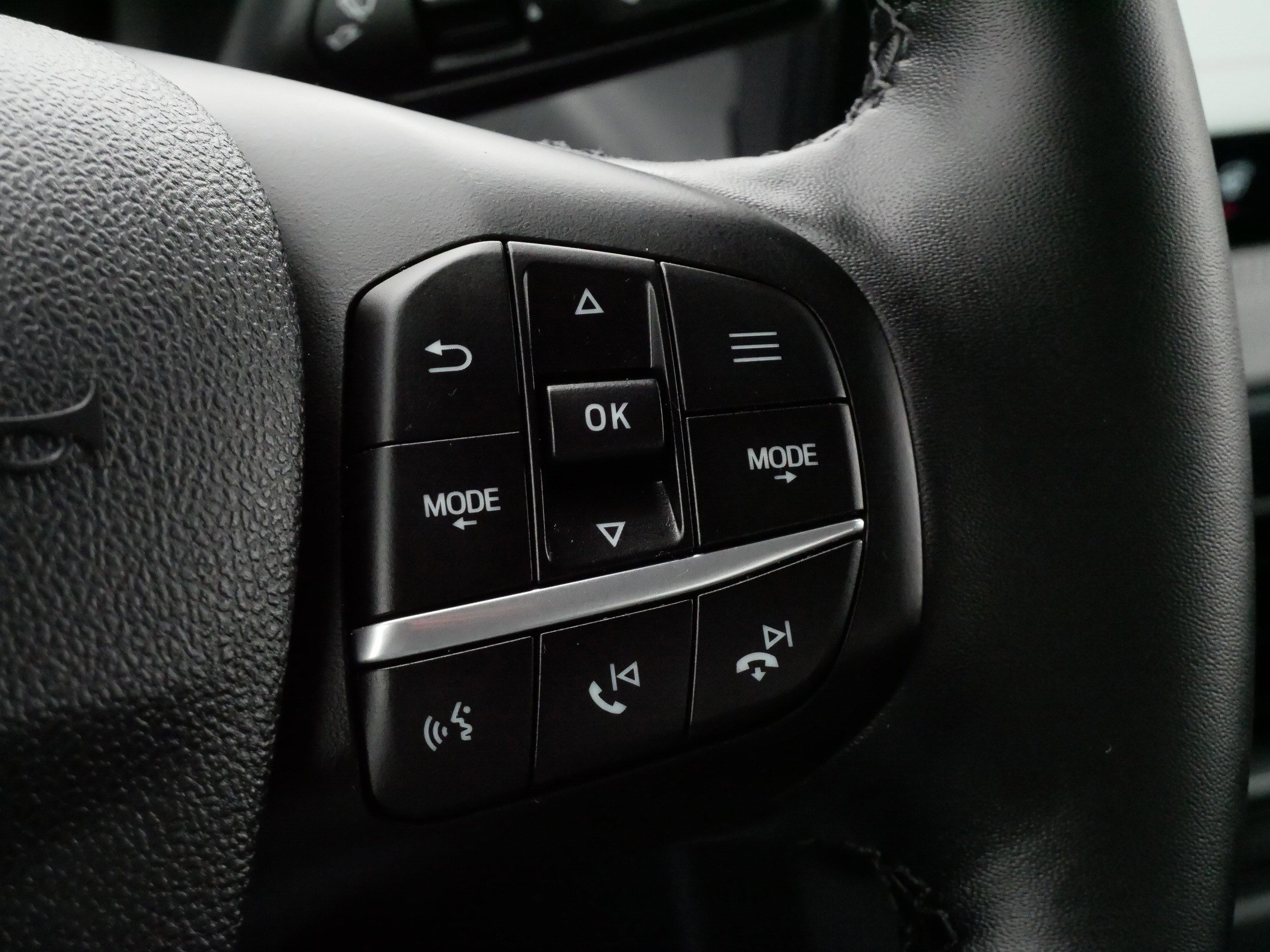 Used 2025 Ford Maverick XLT w/ XLT Luxury Package image 26