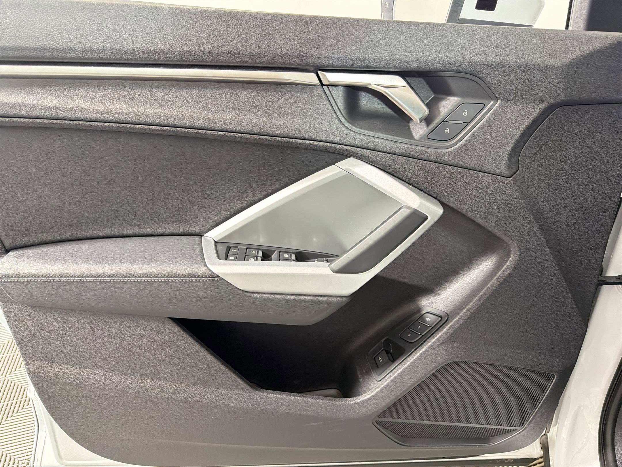 Certified 2022 Audi Q3 2.0T Premium w/ Convenience Package image 10