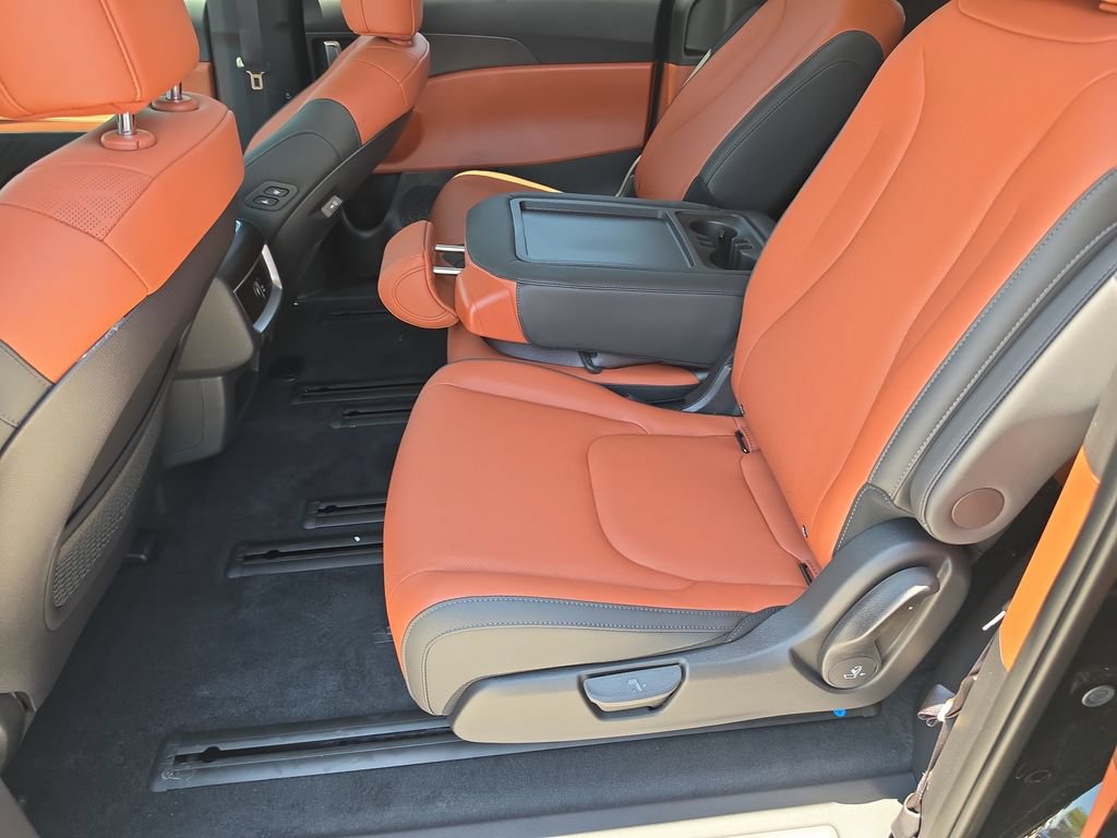 New 2026 Kia Carnival EX FWD image 17