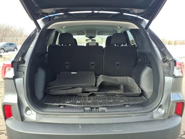 Certified 2022 Ford Escape SE w/ SE Sport Appearance Package image 9